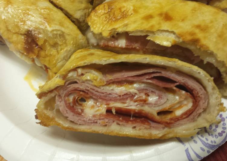 How to Make Any-night-of-the-week Stromboli/calzone (meat and cheese)