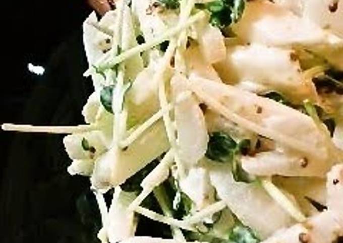 Asian Pear and Daikon Radish Sprout Salad recipe main photo