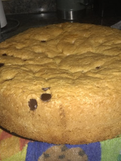 Una foto de Bizcochuelo de limón con chips de chocolate!!!😋(sin manteca)