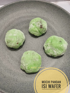 Foto resep Mochi Pandan Isi Wafer Caramel