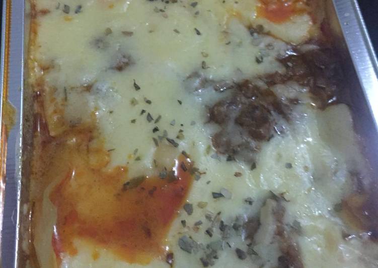 Beef lasagna cheesy its so easy
