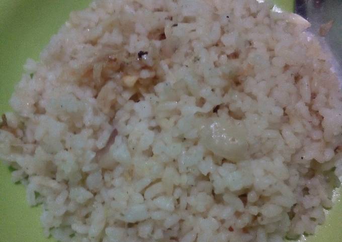 Resep Nasi Goreng Bumbu Bawang Putih Ulek (Cocok Buat Yang Lagi Low