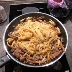 Japanese beef stir-fried udon A picture of Japanese beef stir-fried udon.