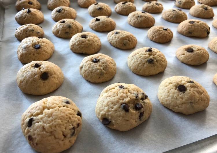 Biscotti con gocce di cioccolato