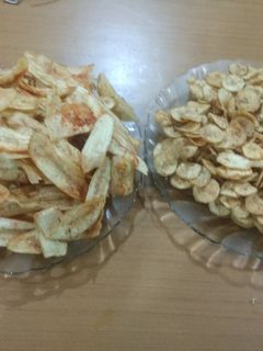 કેળાની વેફર (Banana Wafer Recipe In Gujarati) રેસીપી મુખ્ય ફોટો
