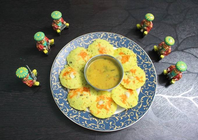 Udupi style Rava idli