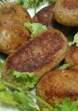 A picture of Kachay qeemay ke kabab.