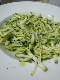 Una foto de Ensalada de calabacín