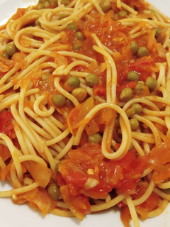 Una foto de Fideos con salsa (vegano)🍝