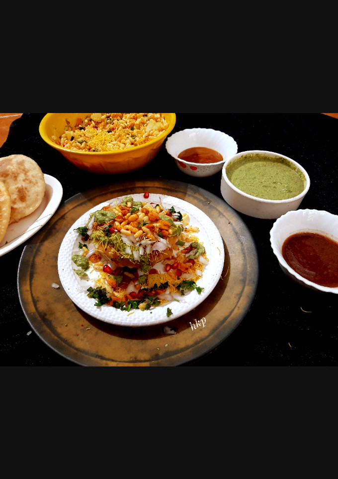 સ્ટફડ ભેળ કચોરી (Stuffed Bhel Kachori Recipe In Gujarati) રેસીપી મુખ્ય ફોટો
