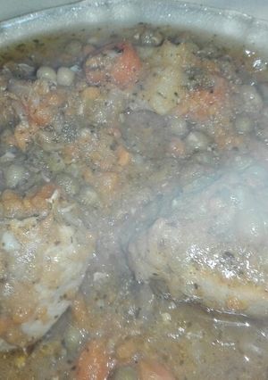 Una foto de Pollo a la cacerola!!🍗🍜