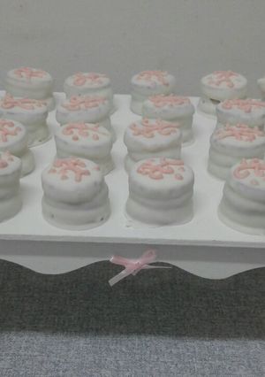 Una foto de Alfajores de chocolate blanco