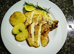 Hình của món Phi Lê Gà Sốt Kem Táo.