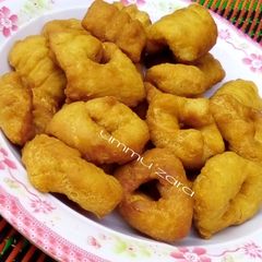 A picture of Chin chin.
