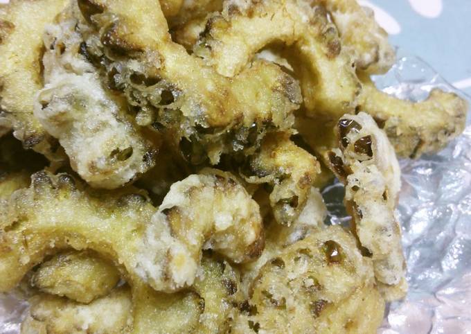 How to Make Homemade Deep-Fried Bitter Melon Seasoned with Garlic &amp; Cheese