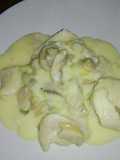 Pollo en crema con champiñones
