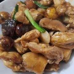A picture of Chestnut Chicken Pot 栗子炆雞.