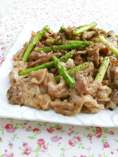 A picture of Pork and Asparagus with Butter Ponzu Sauce.