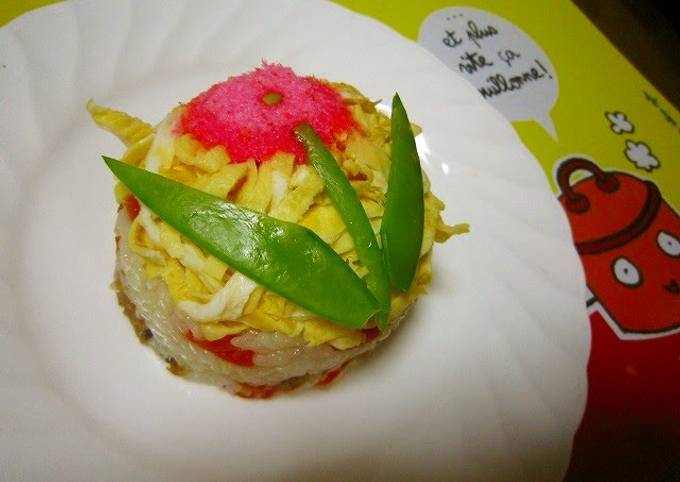 Cute and Tiny Gomoku Sushi Cake For Cherry Blossom Viewing