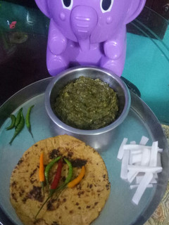 सरसों का साग मक्की की रोटी (Sarson ka saag makki ki roti recipe in hindi) रेसिपी मुख्य फोटो