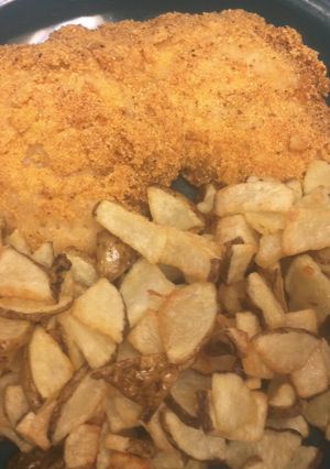 A picture of Catfish&Onions& potatoes.