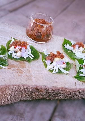 A picture of Miang Kham /Thai Appetizer.