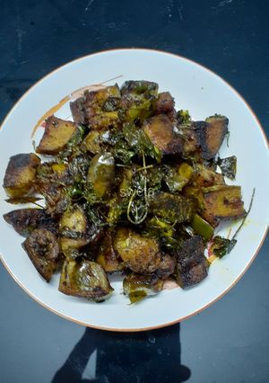 নিম বেগুন ভাজা (Neem Begun bhaja recipe in Bengali) রেসিপির প্রধান ছবি