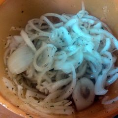 lemon marinated onions A picture of lemon marinated onions.
