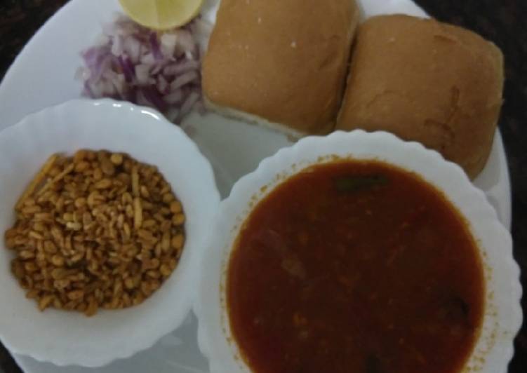 Recipe of Perfect Misal pav