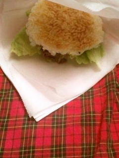 A picture of A Rice Burger You Can Easily Make at Home.