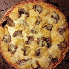 A picture of easy cheesy veggie pizza.