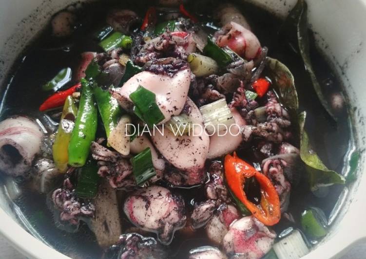 Proses memasak Cumi Kuah Hitam Lezat