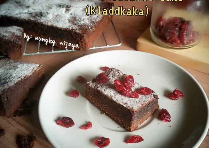 Kladdkaka (Swedish Chocolate cake)