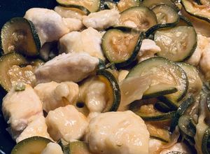 Foto di Straccetti di pollo con zucchine