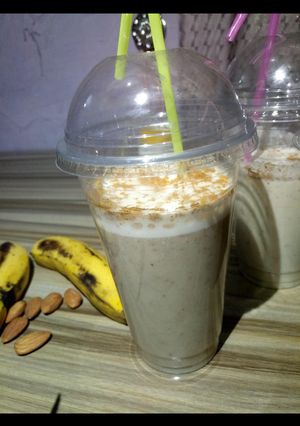 A picture of Banana and almond smoothie.