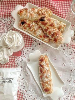 Foto di Treccine di pasta sfoglia