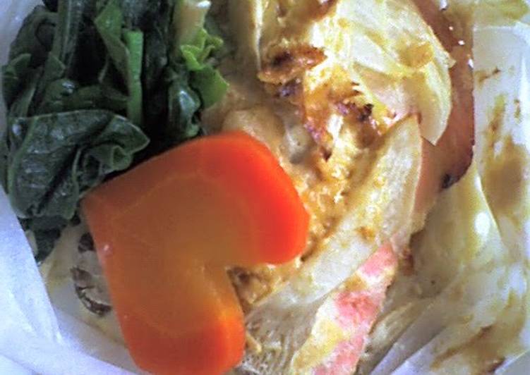 Recipe of Quick Microwaved Paper-Wrapped Steamed Salmon With Yummy Miso-Mayonnaise Sauce!