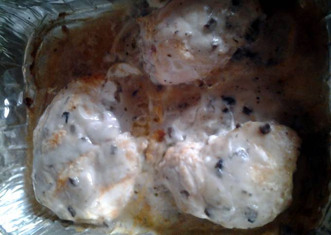 Steps to Make Delicious Creamy smothered baked chicken