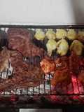 Asado a la parrilla de tutitos de ala al limón y mostaza