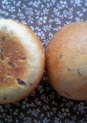 A picture of Waste-free Bread Rolls with Raisin Leaven.
