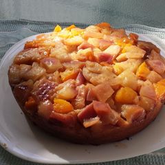 A picture of Nectarine upside-down cake.