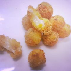 A picture of Halloween : Rotten Cheese Balls.