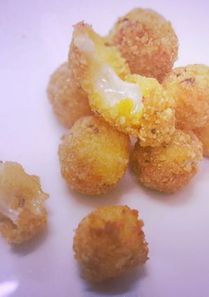 A picture of Halloween : Rotten Cheese Balls.