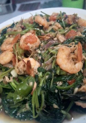 Foto resep 96. Tumis kangkung udang klotok