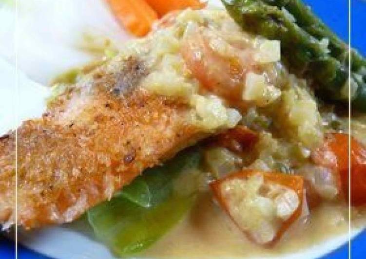 Simple Way to Prepare Perfect Baked Fish and Breadcrumbs with Easy Sauce