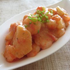 A picture of Japanese-Style Simmered Shrimp and Nagaimo Yam with Tomatoes.