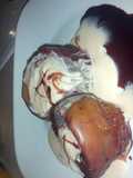 red wine poached apples with a honey cherry cheese cake maskotto cream