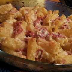 A picture of AMIEs Baked Elicoidali with Prosciutto.
