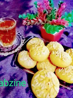 عکسی از دستور شیرینی زعفرانی بادامی