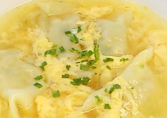 Easy Egg Drop Gyoza Soup